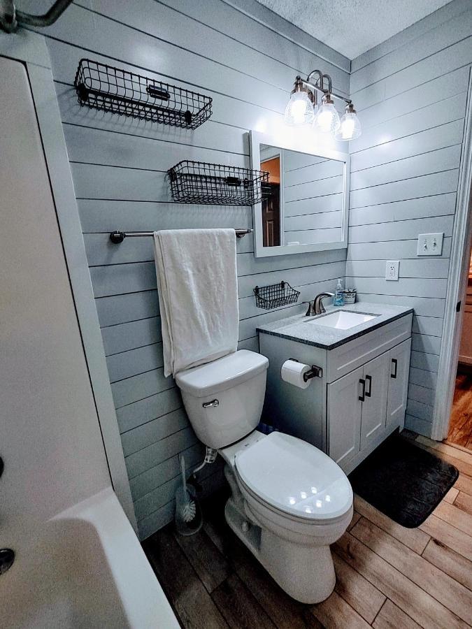 F Lakefront! Remodeled, Sleeps 4, Boat Slip, Patio, Wifi, Cable, Pool Osage Beach Luaran gambar