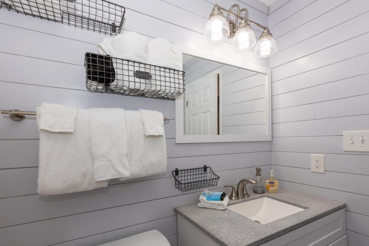 F Lakefront! Remodeled, Sleeps 4, Boat Slip, Patio, Wifi, Cable, Pool Osage Beach Luaran gambar