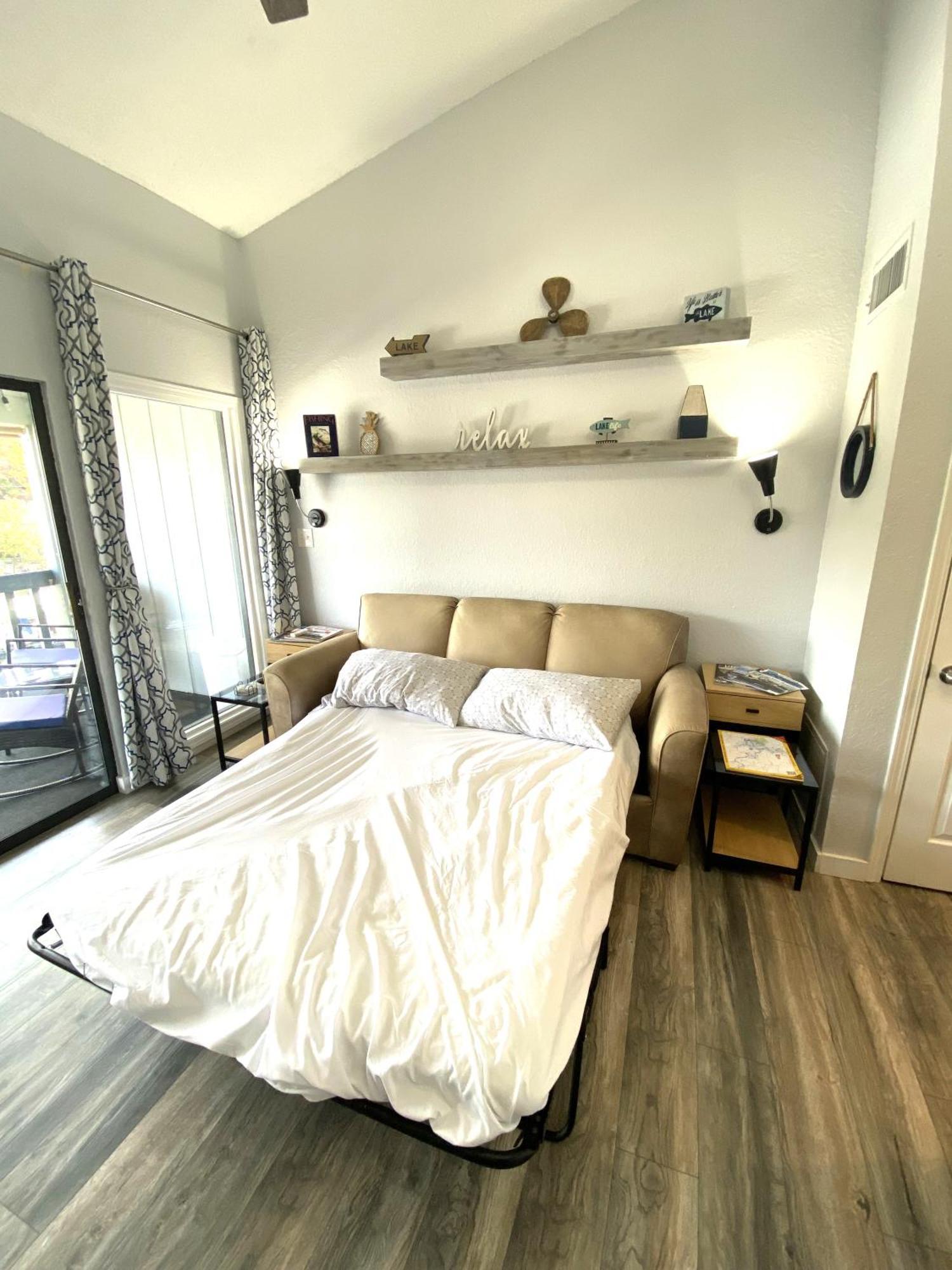 F Lakefront! Remodeled, Sleeps 4, Boat Slip, Patio, Wifi, Cable, Pool Osage Beach Luaran gambar