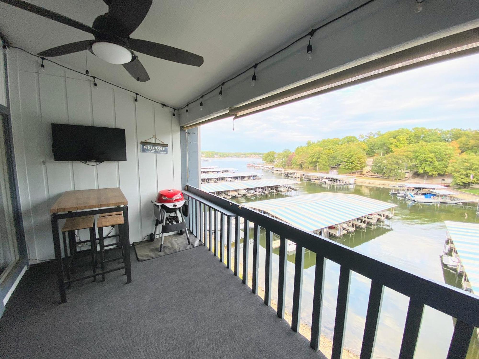 F Lakefront! Remodeled, Sleeps 4, Boat Slip, Patio, Wifi, Cable, Pool Osage Beach Luaran gambar